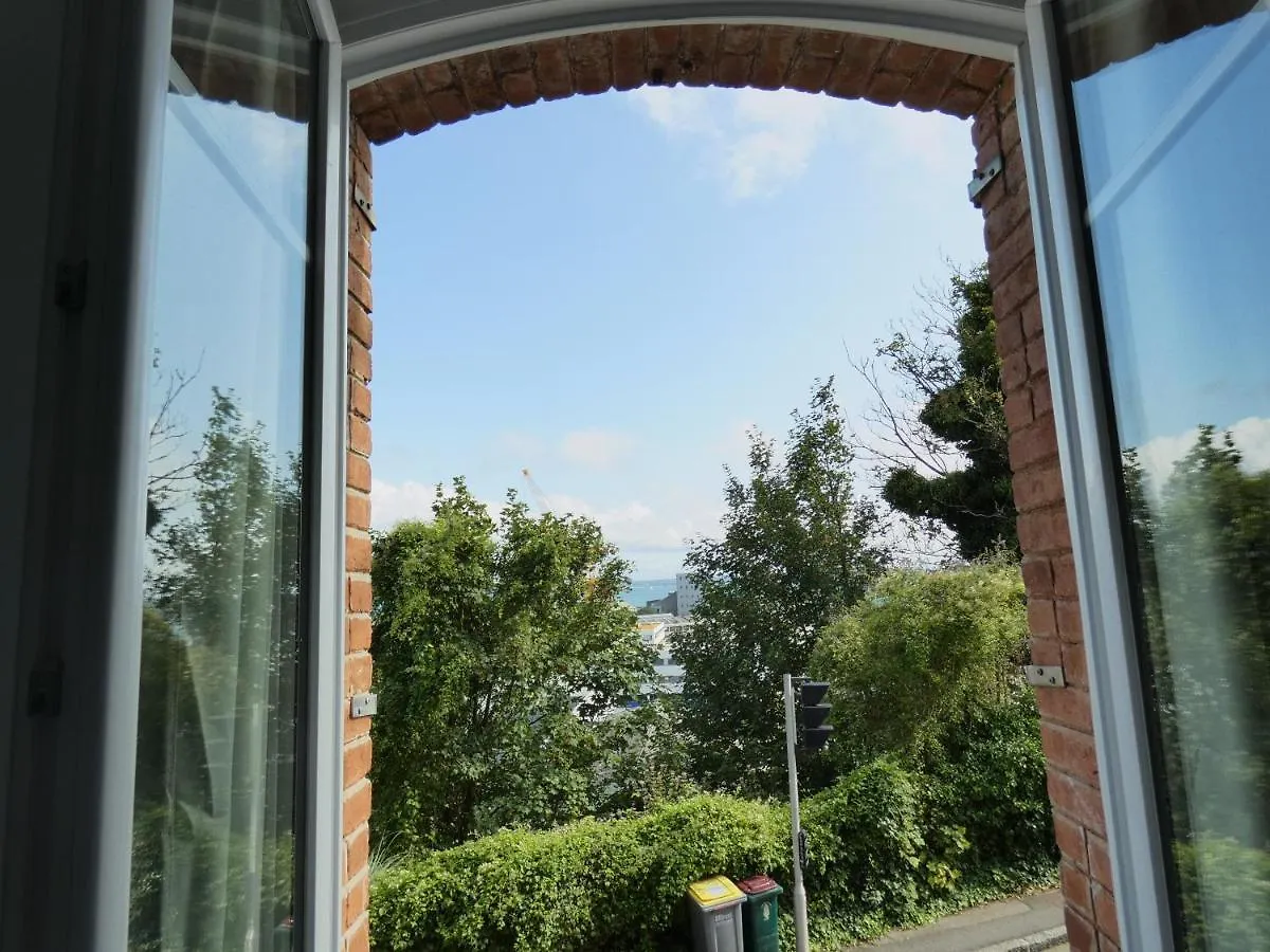Cosy & Paisible, Belle Vue Sur La Rade Camfrout Apartment Brest 0*,  France